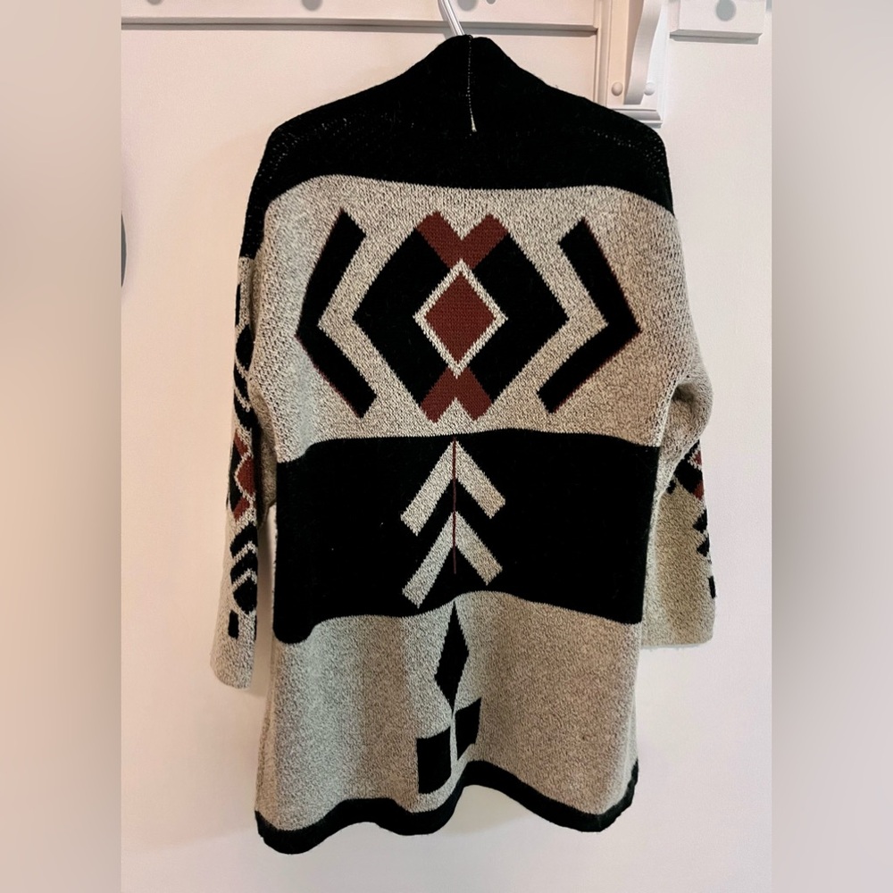 Women’s Cardigan - Picture 3 of 5